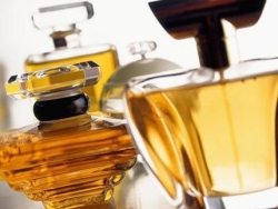 3招鉴定香水品质 拒买劣质货