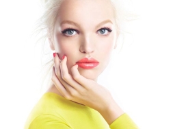 Dior迪奥推出全新「瘾诱魔力镜光唇彩系列」
